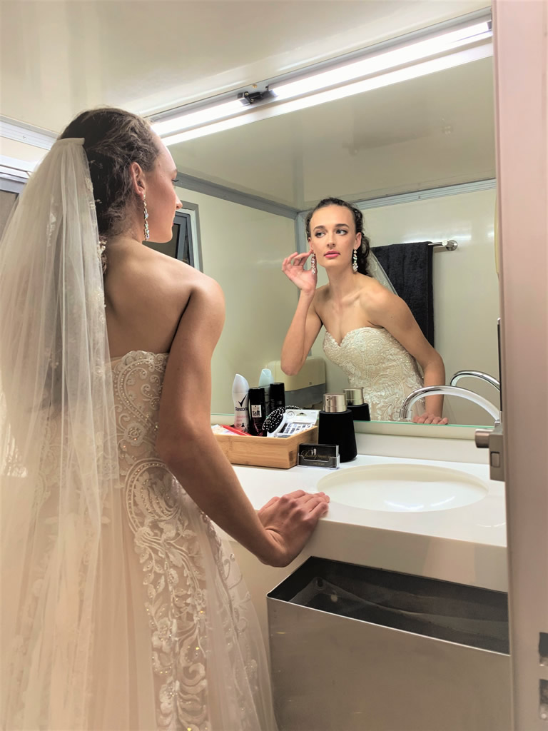 LUXURY TOILET HIRE Luxury portable toilets Brisbane